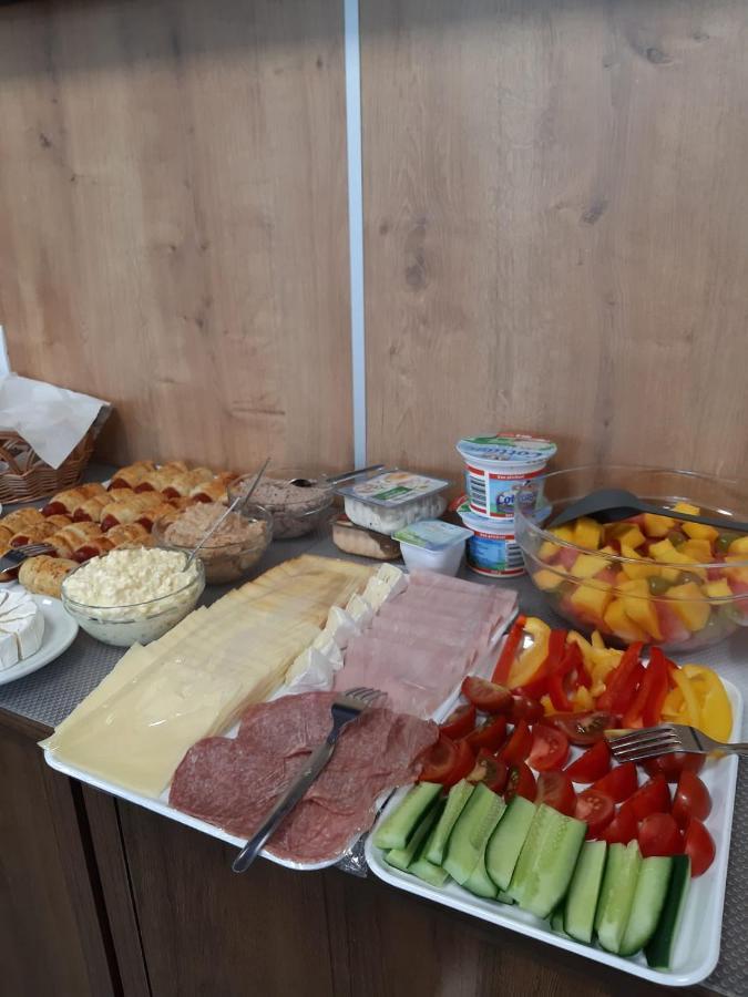 Penzion U Bustiku Sardice Bagian luar foto