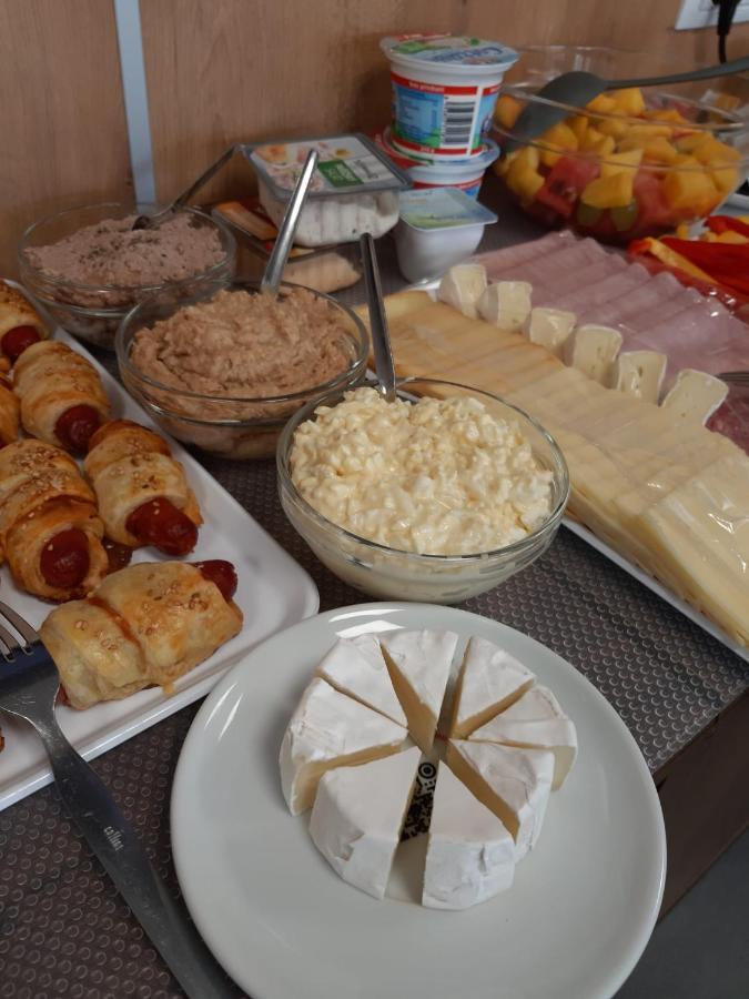 Penzion U Bustiku Sardice Bagian luar foto