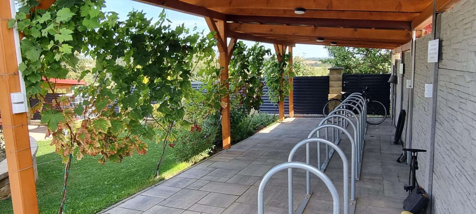 Penzion U Bustiku Sardice Bagian luar foto
